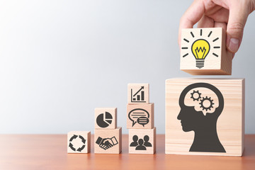 遥遥领先的造句