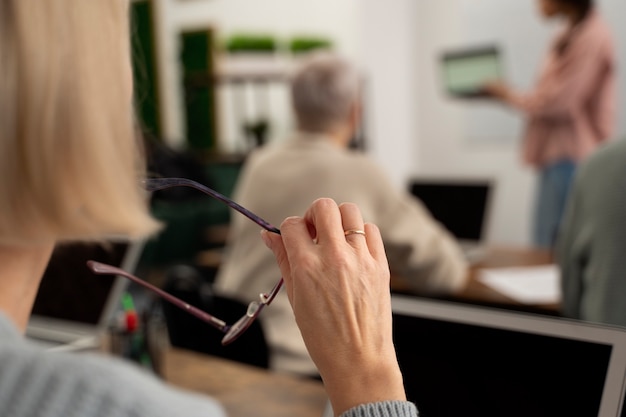 送朋友香水礼物的祝福语