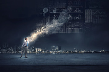 遥遥领先的造句