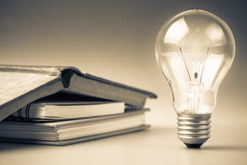 小学生五年级分数口算题（有答案的）50道？